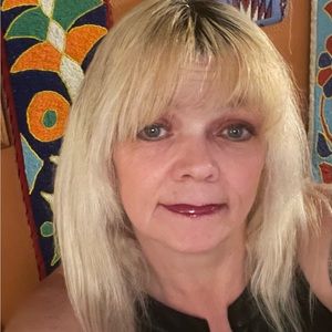 Meet your Posher, Jenifer